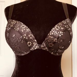 Victoria Secret Front closure padded bra 34C